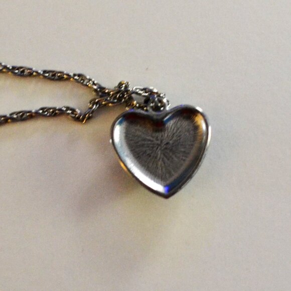 Necklace Silver-tone Turquoise Colored Heart Shaped Pendant 11 Inches Long - Picture 4 of 4
